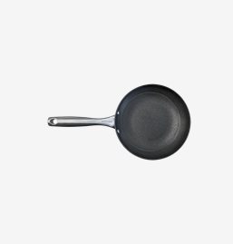 20 cm frying pan in lightweight iron with honeycomp pattern non stick.